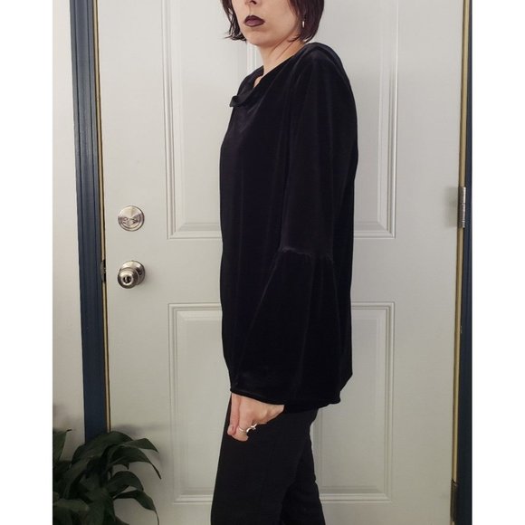 Calvin‎ Klein Black Velvet Bell Sleeve Top - Picture 2 of 4